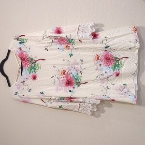 Davi & Dani White Floral Mini Dress Size Large